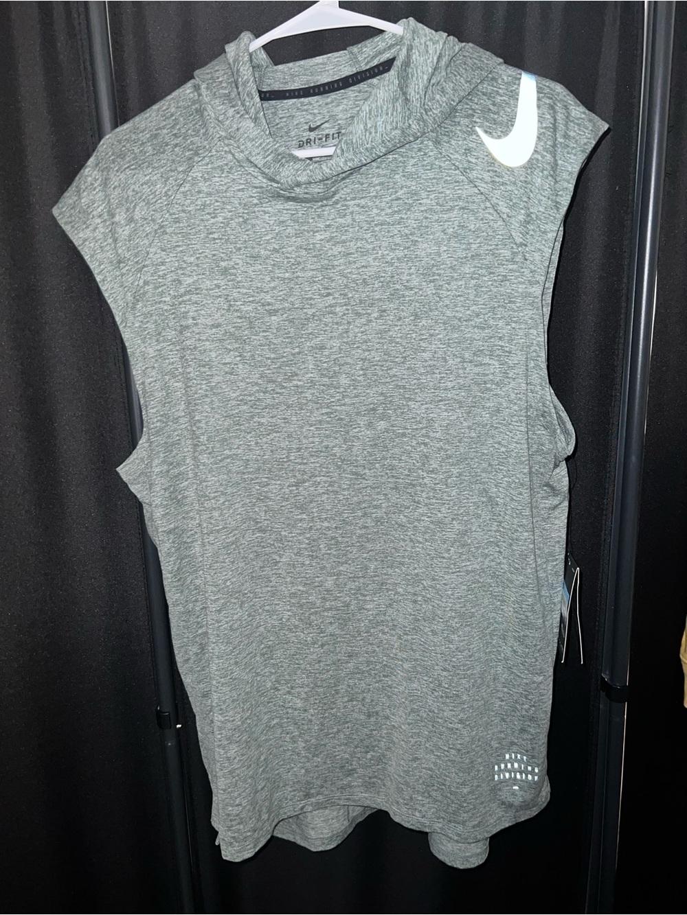Nike Men's Heather Green Sleeveless Dri-FIT Hoodie Tank